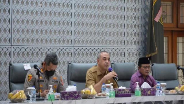 Bupati Tangerang: 200 Hewan yang Suspek PMK Telah Ditangani - GenPI.co BANTEN