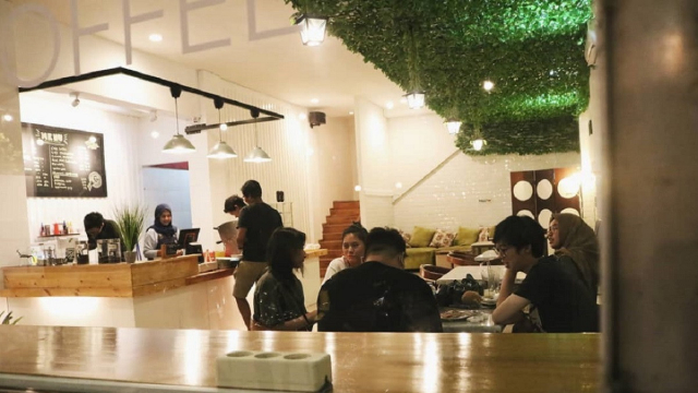 Nongkrong di Elden Coffee & Eatery, Bikin Males Pulang - GenPI.co BANTEN Nongkrong di Elden Coffee & Eatery, Bikin Males Pulang - GenPI.co BANTEN