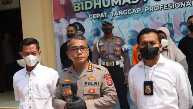 Polda Banten Ungkap Pelaku Pembuang Mayat Wanita dalam Karung - GenPI.co BANTEN