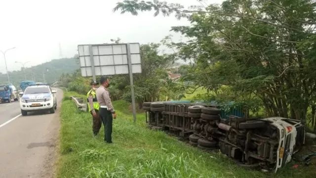 Kecelakaan Maut Tol Tangerang-Merak, Sopir Meninggal - GenPI.co BANTEN