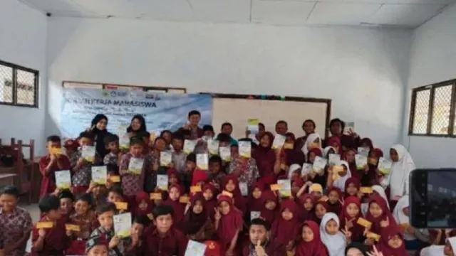 Mahasiswa KKM Unitrta Beri Edukasi Siswa SD Tentang Badak Jawa - GenPI.co BANTEN