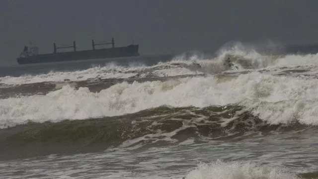 BMKG Minta Warga Banten Waspada, Ada Bahaya di Pantai Selatan - GenPI.co BANTEN