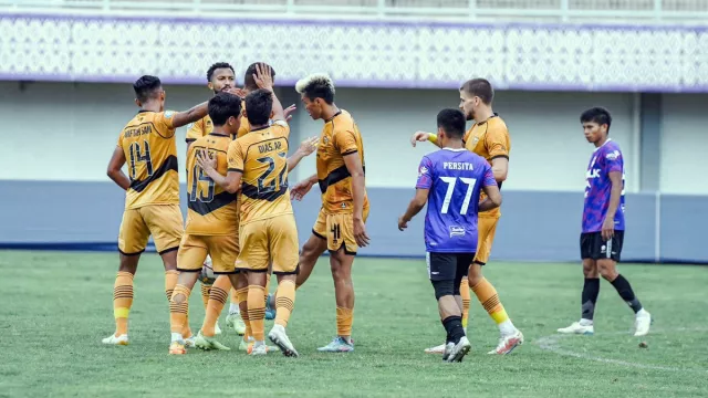 Dewa United Hajar Persita Tangerang 3-1, Karim Rossi Cetak Hattrick - GenPI.co BANTEN