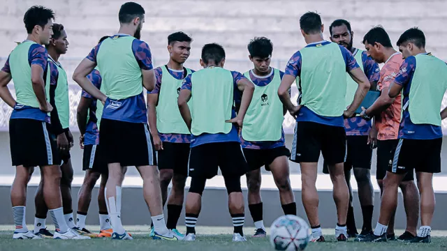 Laga Persita VS Persija Ditunda, Alfredo Vera Bilang Begini - GenPI.co BANTEN Laga Persita VS Persija Ditunda, Alfredo Vera Bilang Begini - GenPI.co BANTEN