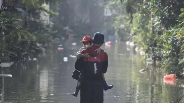 BMKG Peringatkan Potensi Cuaca Ekstrem di 5 Wilayah Banten - GenPI.co BANTEN
