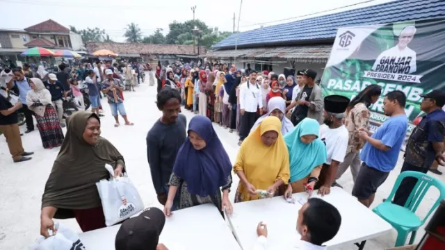Gardu Ganjar Banten Gelar Pasar Sembako Murah di Tangerang - GenPI.co BANTEN