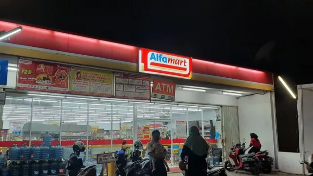 Alfamart di Tangerang Dirampok, Rp 40 Juta Dibawa Kabur - GenPI.co BANTEN