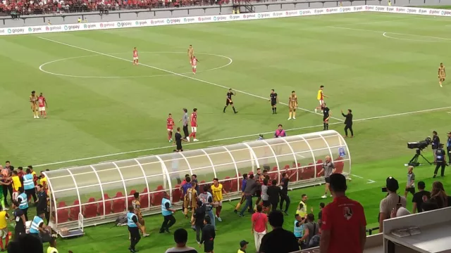 Pelatih Dewa United Beber Penyebab Ricky Kambuaya Mengamuk - GenPI.co BANTEN