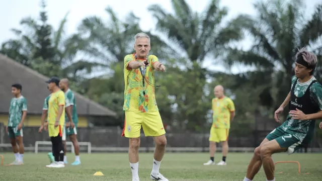 Marian Mihail: PSS Siap Hadapi Dewa United di Tangerang - GenPI.co BANTEN