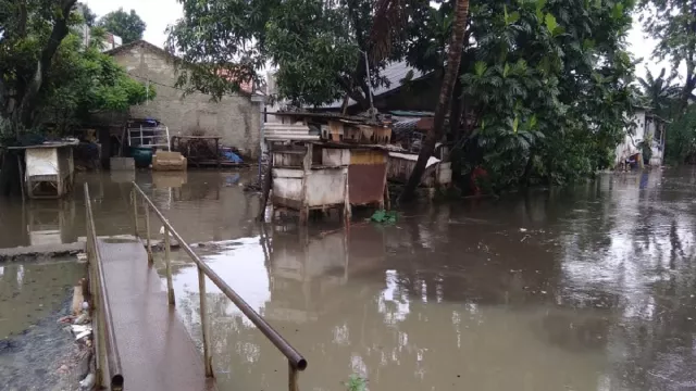 Waduh, Banjir Rendam Rumah Warga di Bantaran Sungai Paninggilan - GenPI.co BANTEN