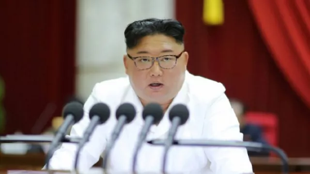 Kim Jong Un Serahkan Mandat Kepada Adik Perempuannya - GenPI.co