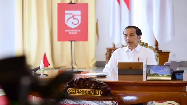 Daripada Marah-marah, Jokowi Lebih Baik Reshuffle Kabinet - GenPI.co