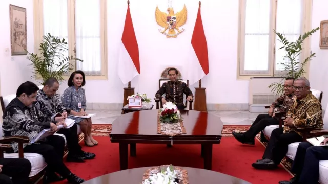 Jokowi Kantongi 10 Calon Pimpinan KPK dari Pansel - GenPI.co