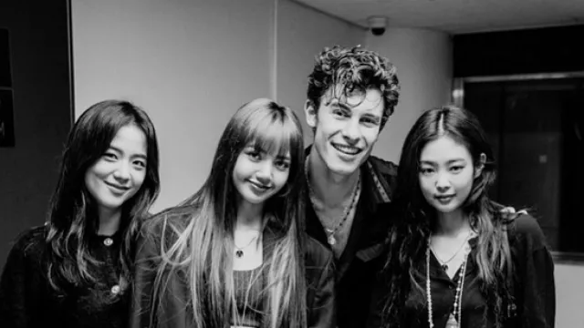 Shawn Mendes Unggah Foto Bareng BLACKPINK, Bakal Duet? - GenPI.co