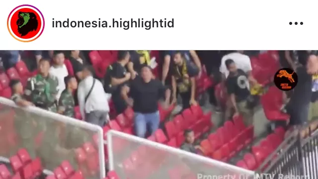 Kelakuan Begini, Wajar Saja Suporter Malaysia Diamuki Saat di GBK - GenPI.co