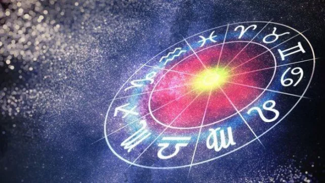 Ramalan Zodiak Hari Ini, Banyak yang Baperan, Siapa saja? - GenPI.co