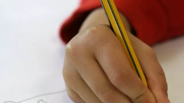 Tertusuk Pensil di Sekolah, Anak 6 Tahun Nyaris Buta - GenPI.co