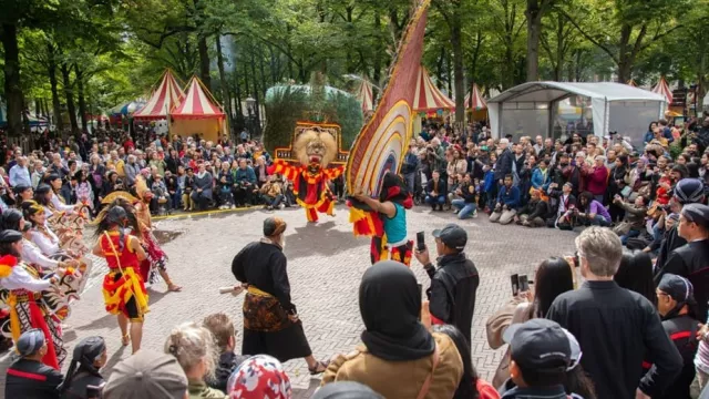 Kala Reog Ponorogo 'Mengamuk' di Jalanan Den Haag - GenPI.co