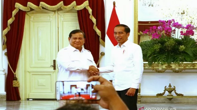 Jokowi-Prabowo Bertemu, Sinyal Kuat Gerindra Gabung Koalisi - GenPI.co