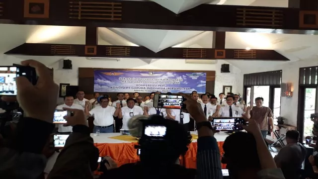 Kasus Skandal Asmara Pramugari: Silakan Lapor ke Garuda - GenPI.co