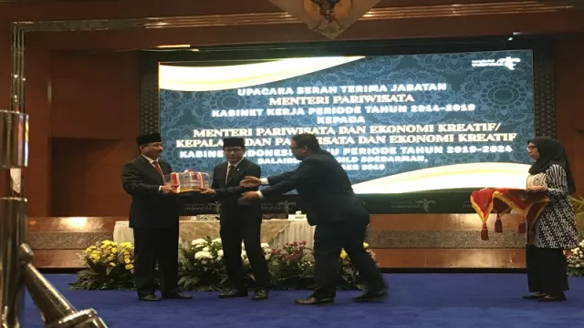 Serah Terima Jabatan, Arief Yahya Salah Sebut Nama Wishnutama - GenPI.co