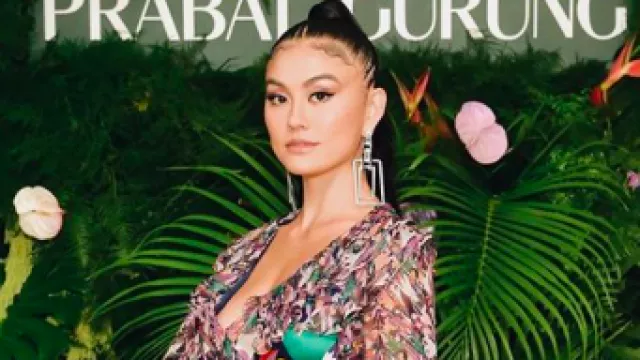 Agnez Mo Dukung Melly Goeslaw yang Diolok-olok di Pesta Halloween - GenPI.co