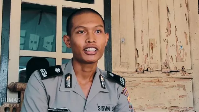 Anak Buruh Jadi Polisi: Jalan Puluhan Kilometer, Tidur di Musala - GenPI.co