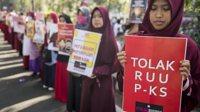 KJB Mengupas RUU PKS Bareng Inaya Wahid dan MUI, Yuk Gabung! - GenPI.co KJB Mengupas RUU PKS Bareng Inaya Wahid dan MUI, Yuk Gabung! - GenPI.co