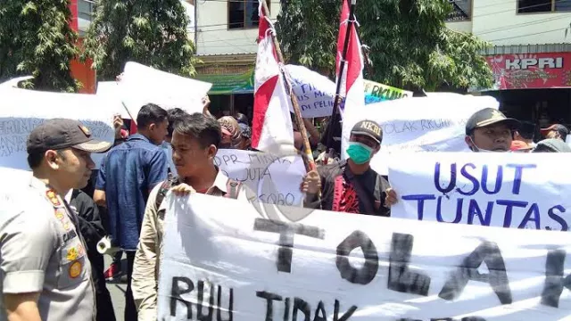 Demo di Trenggalek, Bupati Ipin: Saya Tunggu Warga Untuk Diskusi - GenPI.co