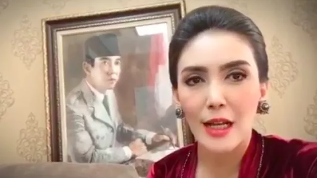 Rieke Diah Pitaloka Nge-Vlog Jelang Pelantikan DPR RI - GenPI.co