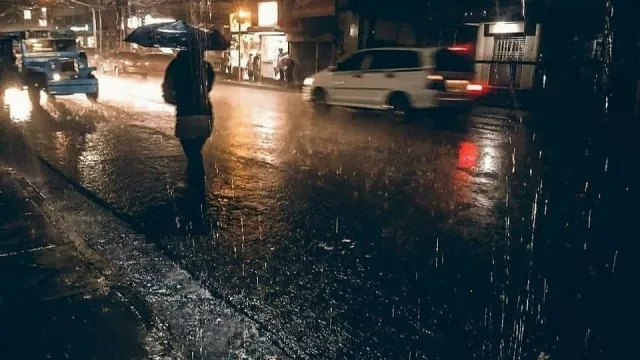 Hujan Pertama Setelah Kemarau Panjang Bikin Netizen Terharu - GenPI.co