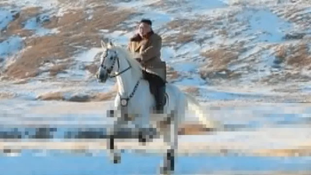 Kim Jong-un Berkuda di Gunung Keramat, Tanda 'Kiamat' Dekat? - GenPI.co