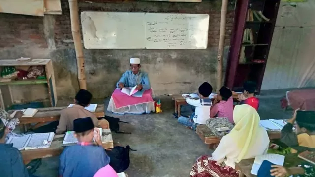 Rumah Quran Kampung Pemulung Surabaya Butuh Sedekahmu, Bantu, Yuk - GenPI.co