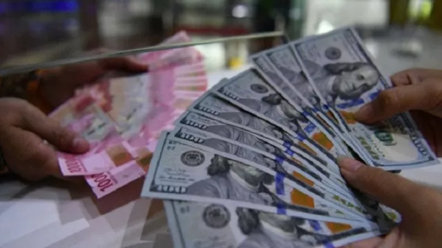 IDR/USD 15 April: Gerak Rupiah Cantik, Cepat Cek Dolar di 3 Bank - GenPI.co