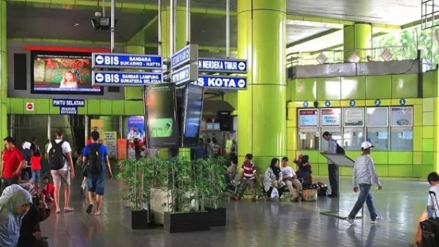 Sebentar Lagi Stasiun Gambir Hanya Melayani Commuter Line - GenPI.co