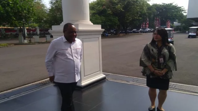 Wempi Wetipo, Putra Papua yang Menjadi Wakil Menteri PUPR - GenPI.co