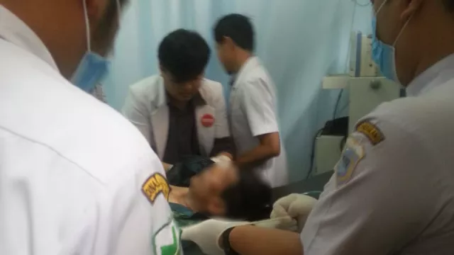Akibat Penusukan Menko Polhukam Wiranto Terluka di Perut - GenPI.co