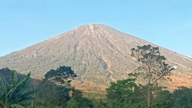 Pendakian Gunung Rinjani Ditutup Hingga 31 Maret 2020 - GenPI.co