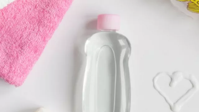 Tak Cuma untuk Bayi, ini 4 Manfaat Baby Oil untuk Kecantikan - GenPI.co