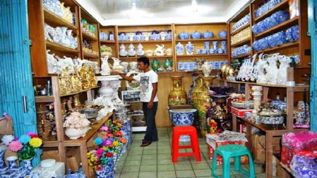 Berburu Keramik Unik di Pasar Sitimang - GenPI.co