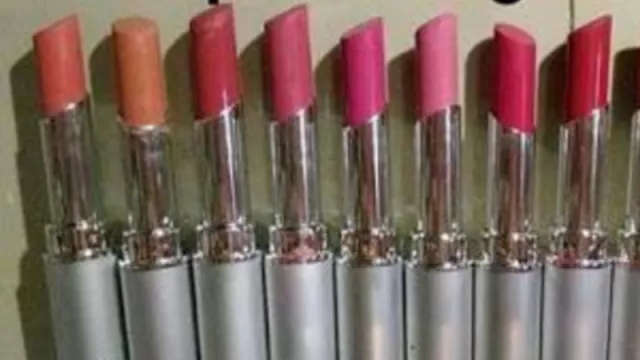 Warna Lipstik Terlaris 2019: Kamu Pilih Pink atau Oranye? - GenPI.co