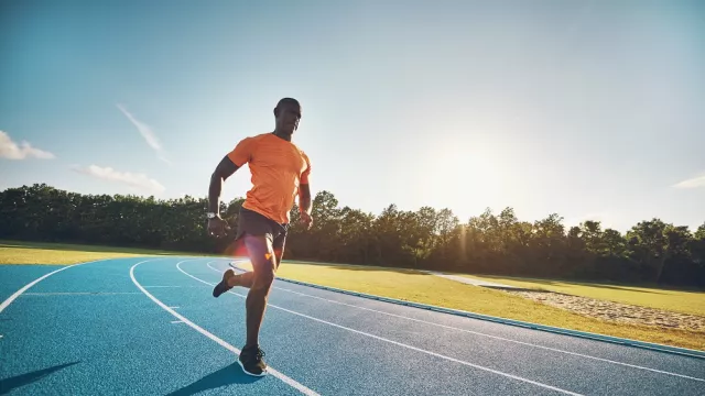 Jogging vs Sprint, Mana Lebih Baik? - GenPI.co