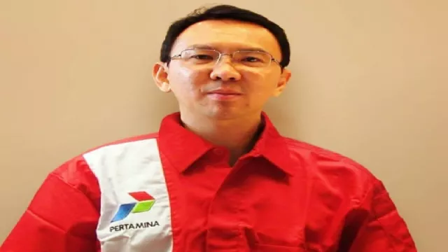 Beredar Foto Ahok Pakai Seragam Pertamina... - GenPI.co