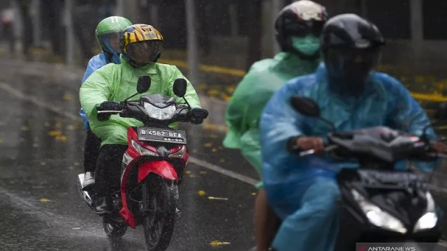 BMKG: Hujan Sedang Hingga Lebat Melanda Jakarta - GenPI.co