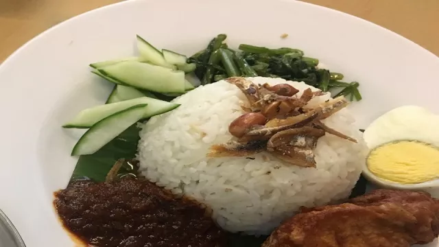Nasi Lemak, Pengobat Rindu Bagi Warga Malaysia di Indonesia - GenPI.co