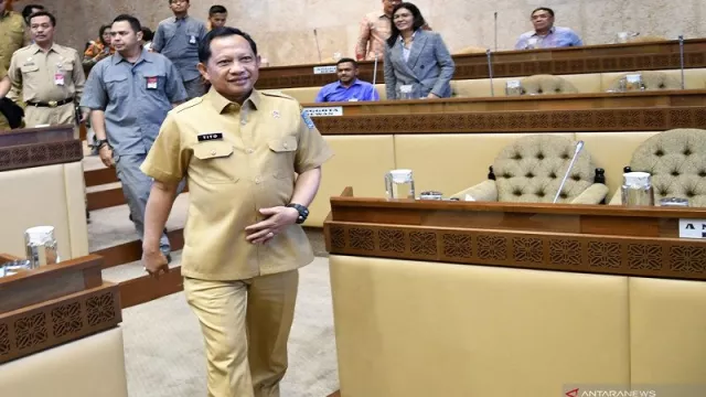 Menteri Tito Sentil Gubernur Anies Soal Penataan Jakarta - GenPI.co
