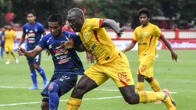 Bhayangkara FC vs Arema FC 1-0, Mantan Tega Beri Luka - GenPI.co