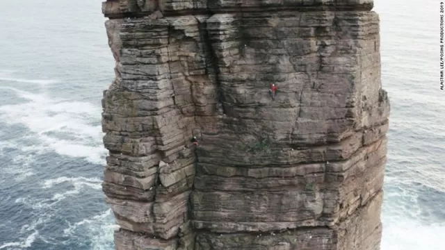 Luar Biasa! Pendaki Buta Sukses Panjat Tebing Setinggi 137 Meter - GenPI.co