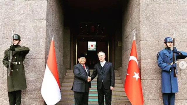 4 Gaya Prabowo Subianto di Turki, Pasukan Elite Pun Hormat - GenPI.co