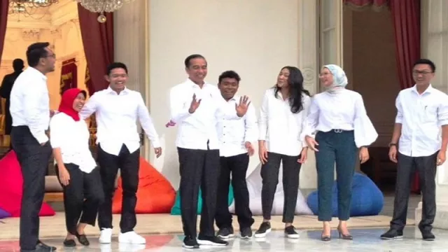 Staf Khusus Presiden Putri Tanjung, Berkarya Sejak Usia 15 Tahun - GenPI.co